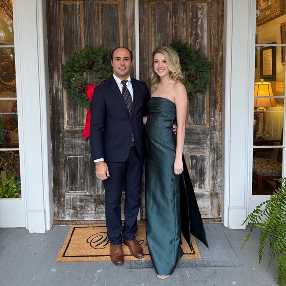 Alfred Sung Strapless Bow Back Satin Column Gown in Evergreen Size 0 - Picture 12 of 13